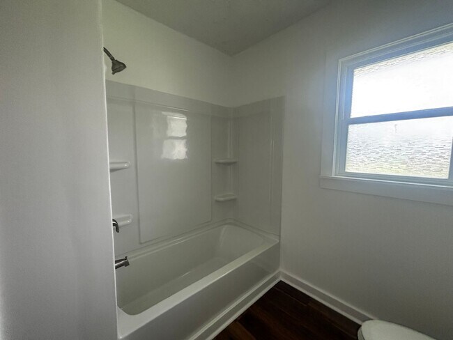 Building Photo - 172 Sunrise Dr