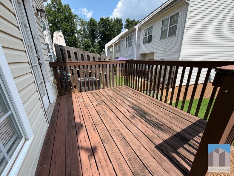 Building Photo - 644 Kenridge Dr