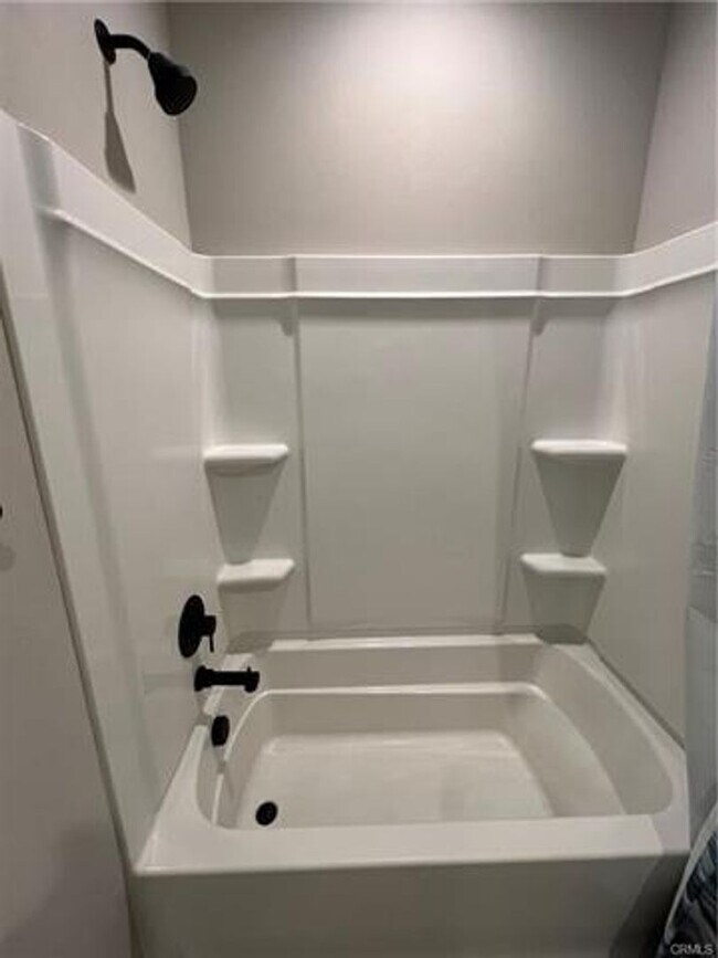 Building Photo - Welcome to this exceptional single-story 4-bedroom, 4-bathroom home!