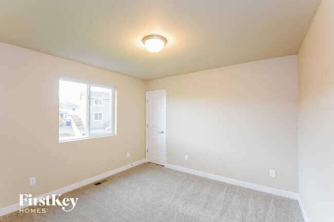 Building Photo - 10741 Luneth Dr