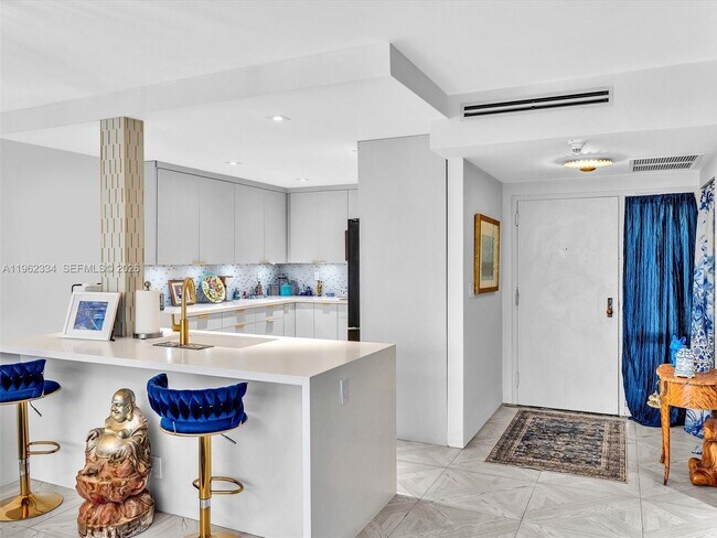 Building Photo - 101 Crandon Blvd