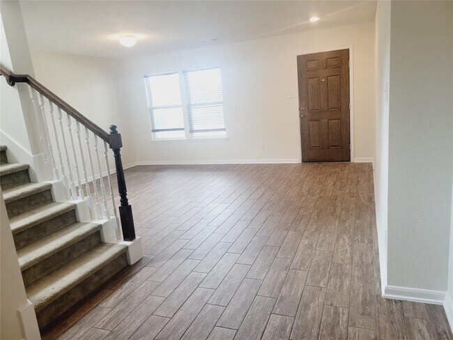 Building Photo - 15606 Barton Orchard Ln