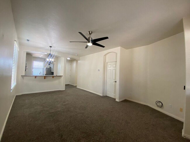 Building Photo - REMODELED TOWNHOME AVAILABLE FOR RENT