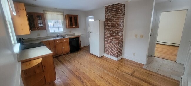 Building Photo - 40 Saratoga Way