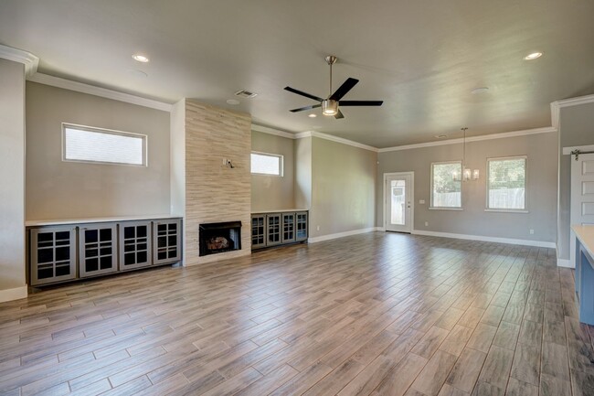 Building Photo - Beautiful Rental Home in Moore!