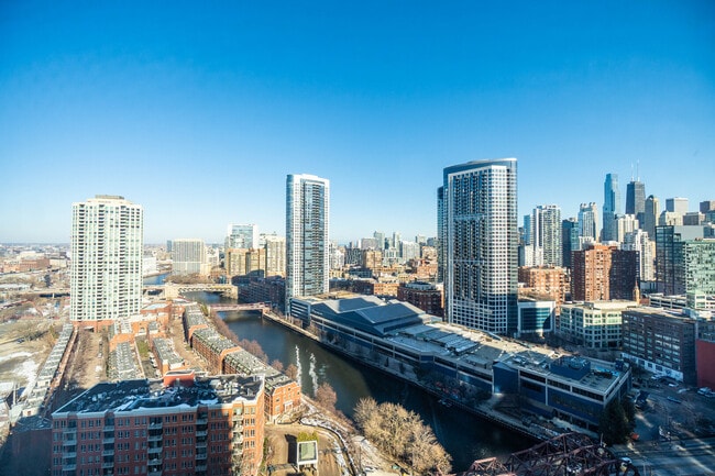 Building Photo - 350 N Canal St