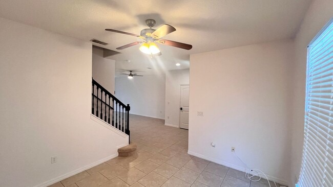 Building Photo - Beautiful Upgraded 3 Bedroom and 2 1/2 Bat...