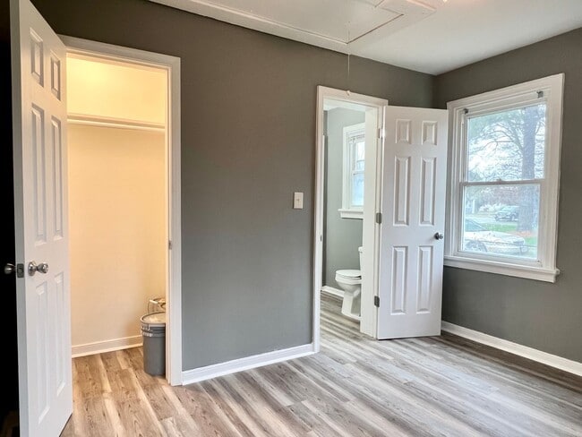 Building Photo - 3209 Chesham St