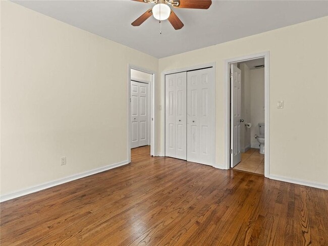 Building Photo - 206 6th St NE