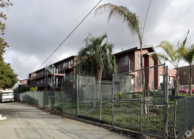 Building Photo - Villa Hermosa Apartments II