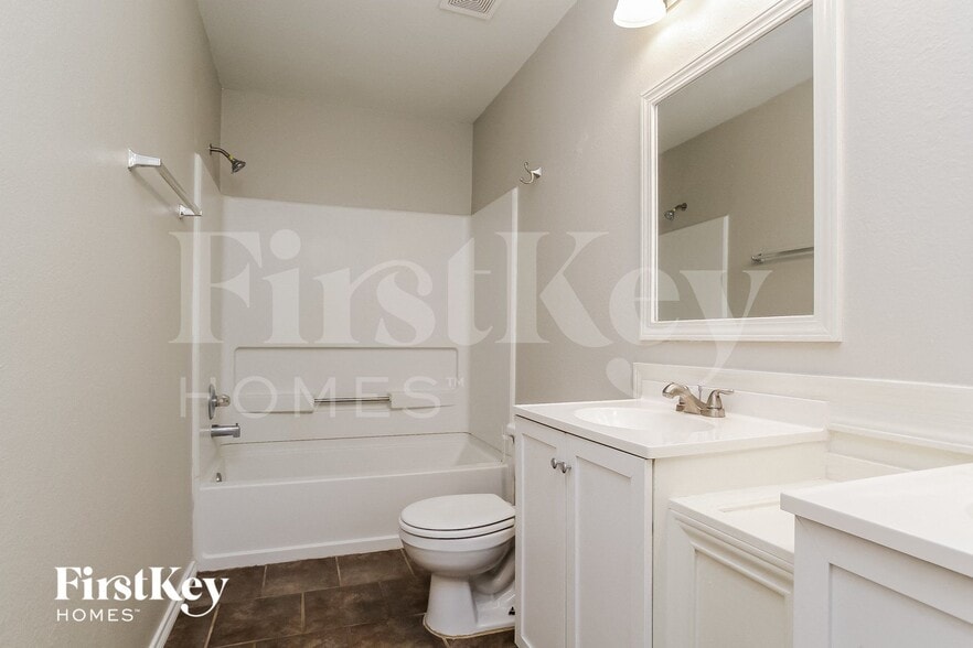 Building Photo - 8115 Villandry Ln