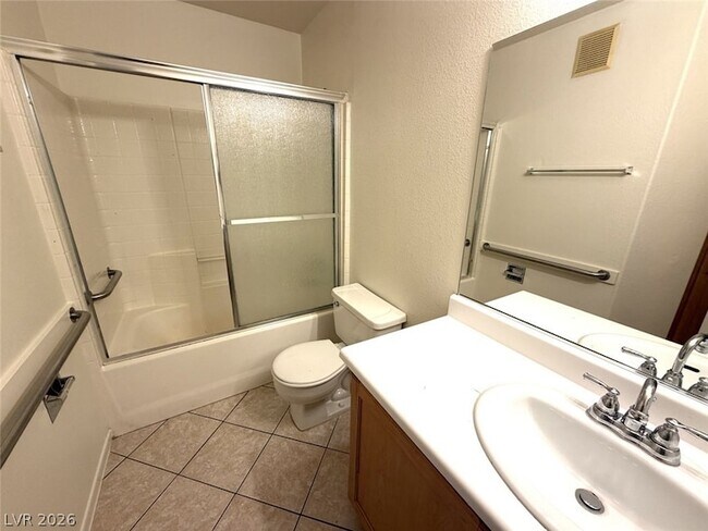 Building Photo - 4555 E Sahara Ave