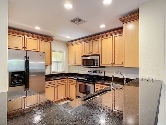 Building Photo - BEAUTIFULLY UPDATED 2 BED, 2.5 BATH CONDO IN WILLOWBROOK WITHIN LAKEWOOD RANCH