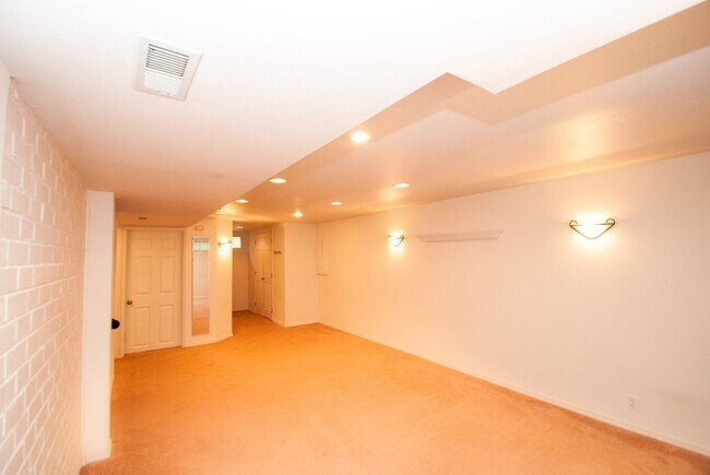 Building Photo - 7307 23rd Ave NE