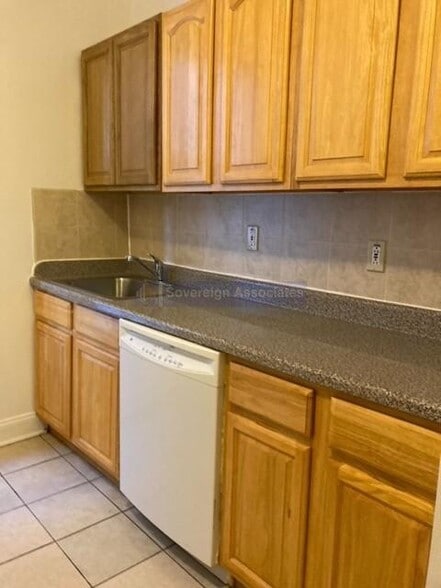 Building Photo - 631 Edgecombe Ave