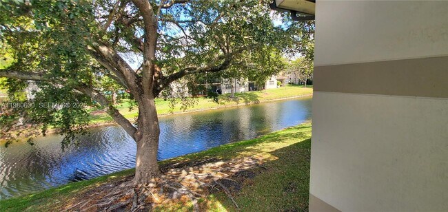 Building Photo - 9945 Nob Hill Pl