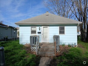Building Photo - 805 N 21st. St., Mattoon