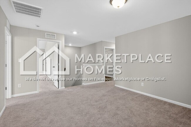 Building Photo - 8436 Gateway Run Rd