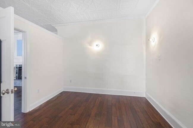 Building Photo - 2053 Christian St