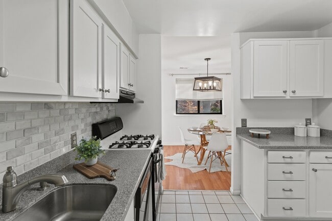 Building Photo - 6071 Majors Ln