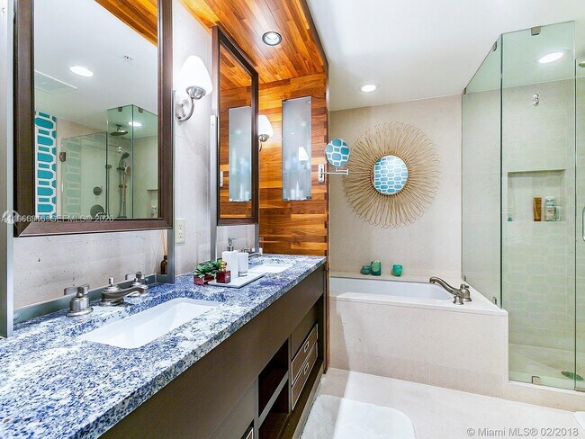 Building Photo - 6899 Collins Ave