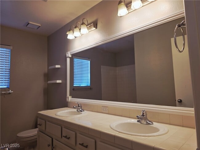 Building Photo - 1113 Lumina Ct