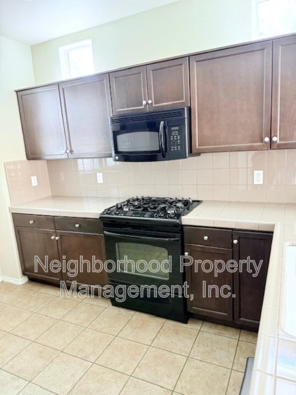 Building Photo - 4042 Trenton Ave