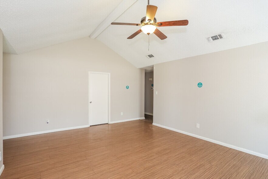 Building Photo - 6406 Brookglen Dr