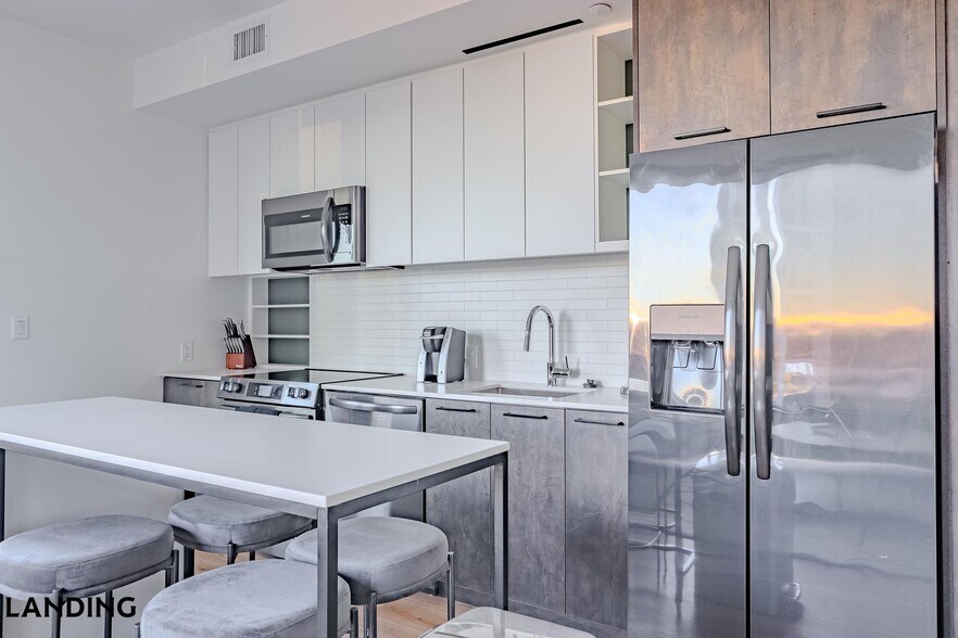 Building Photo - 632 Howard Rd SE