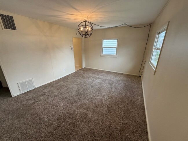 Building Photo - 1139 W 36th St