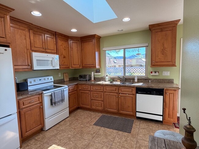 Building Photo - Fully furnished (short term) home in Camarillo's Premier Senior Community - Leisure Village