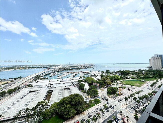 Building Photo - 398 NE 5th St