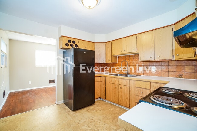 Building Photo - 3378 Roswell Dr