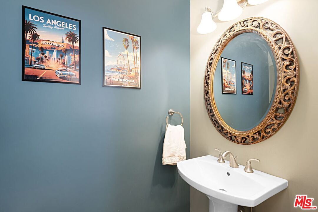 Building Photo - 8172 Manitoba St