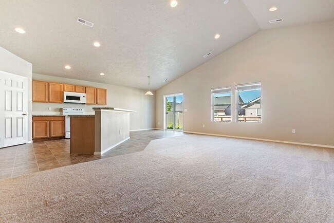 Building Photo - Available July 5th, 3bd/2b Meridian Home