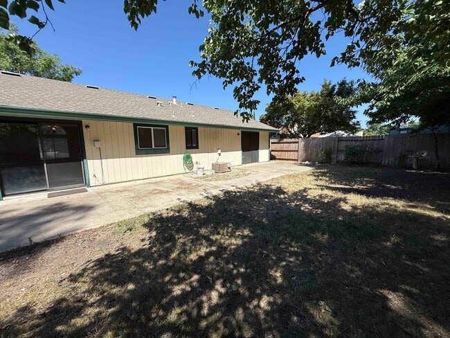 Building Photo - 3 Bed Antelope Home Close to Schools