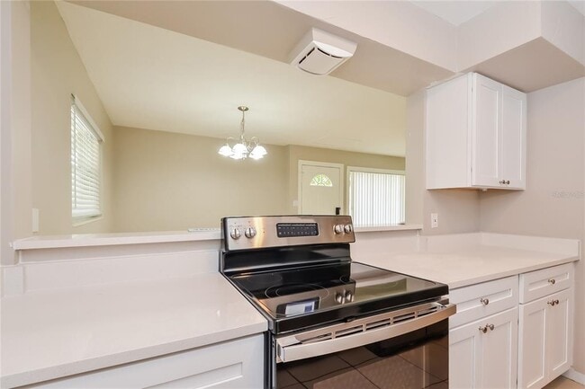 Building Photo - 3211 21st Ave Dr W