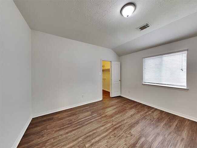 Building Photo - 28726 Hidden Cove Dr