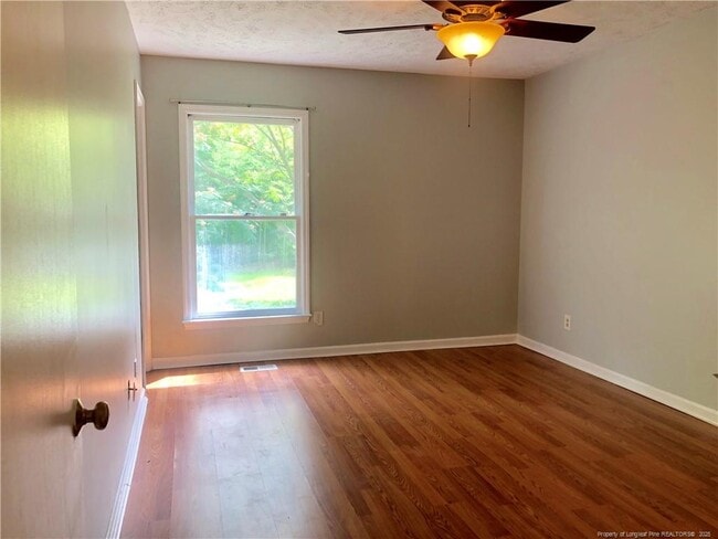 Building Photo - 694 Dowfield Dr
