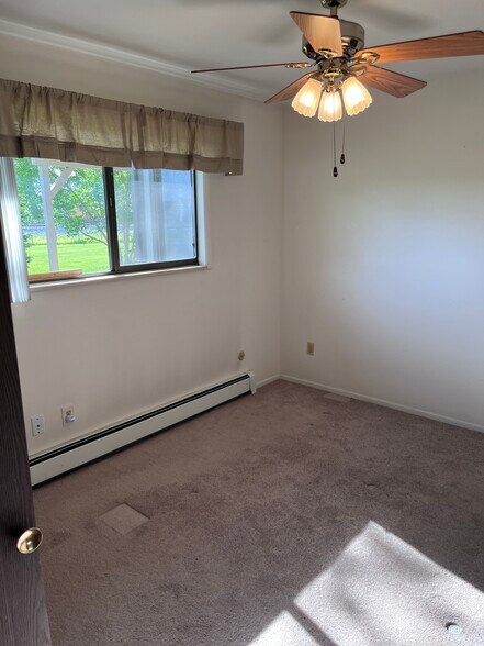 Building Photo - 2600 Parklake Ct