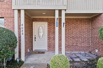 Building Photo - 408 S Fannin St