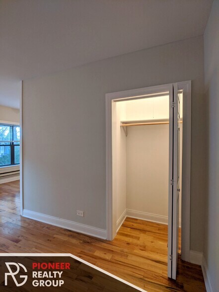 Building Photo - 630 W Cornelia Ave