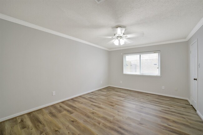 Building Photo - 12423 Olympia Dr