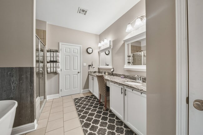 Building Photo - 213 E Peck Blvd