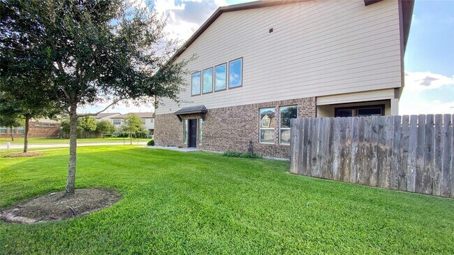 Building Photo - 1204 Willow Plains Ln