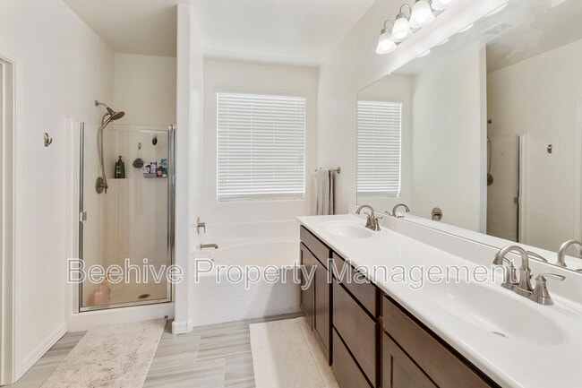 Building Photo - 3829 E Kesler Ln