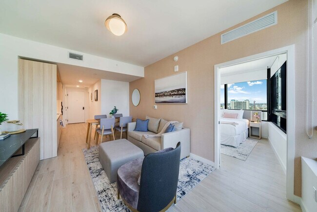 Building Photo - 225 N Miami Ave