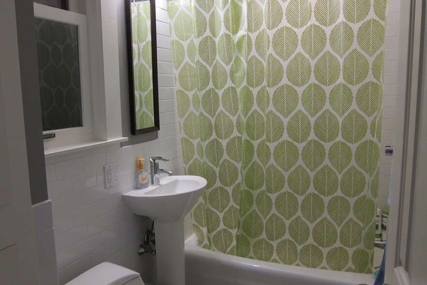 Building Photo - 308 Brookline St.