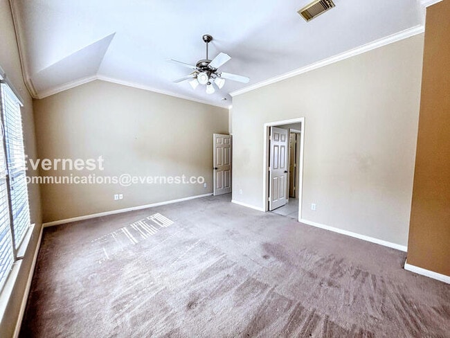 Building Photo - 2244 La Branch St