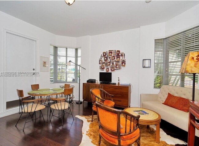 Building Photo - 601 11th St